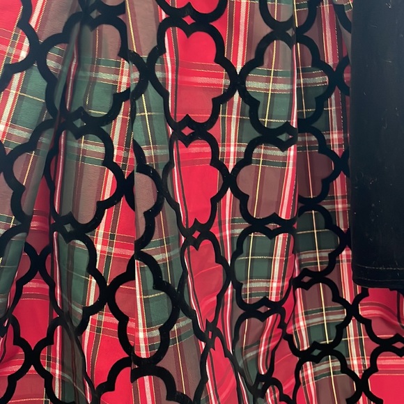 Velvet and plaid taffeta dress size 7, red, gold, green, black - Picture 3 of 5
